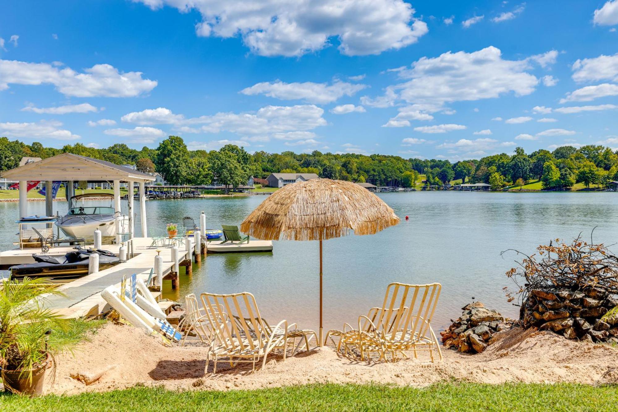 Smith Mountain Lake Retreat With Private Beach! Huddleston 외부 사진