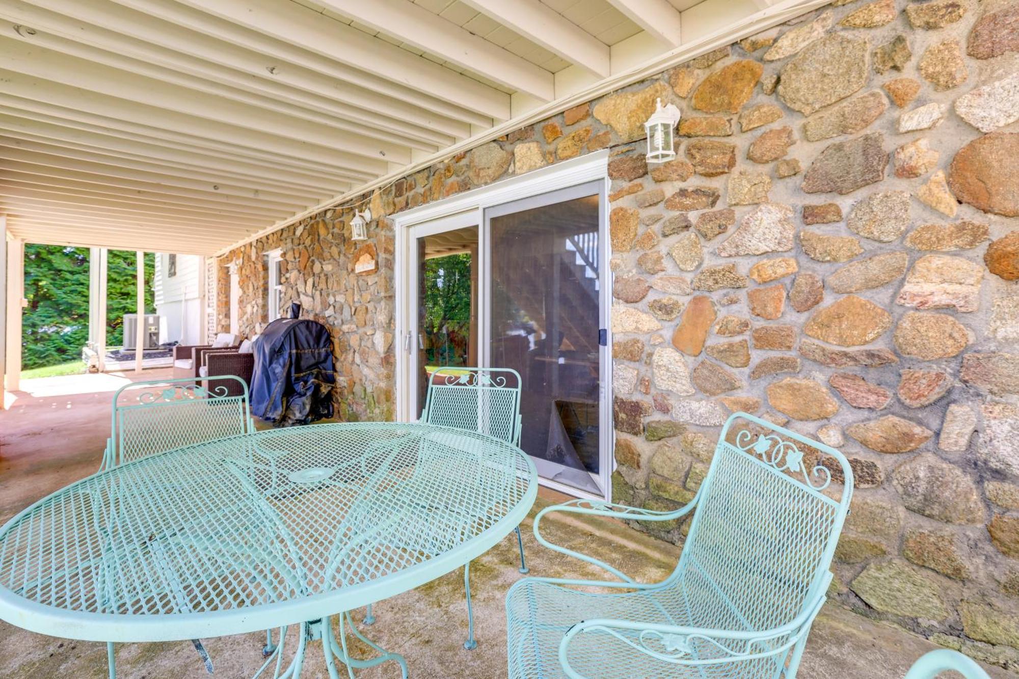 Smith Mountain Lake Retreat With Private Beach! Huddleston 외부 사진